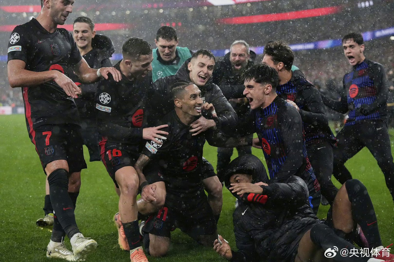 连续输球，塞维利亚球迷心情低落