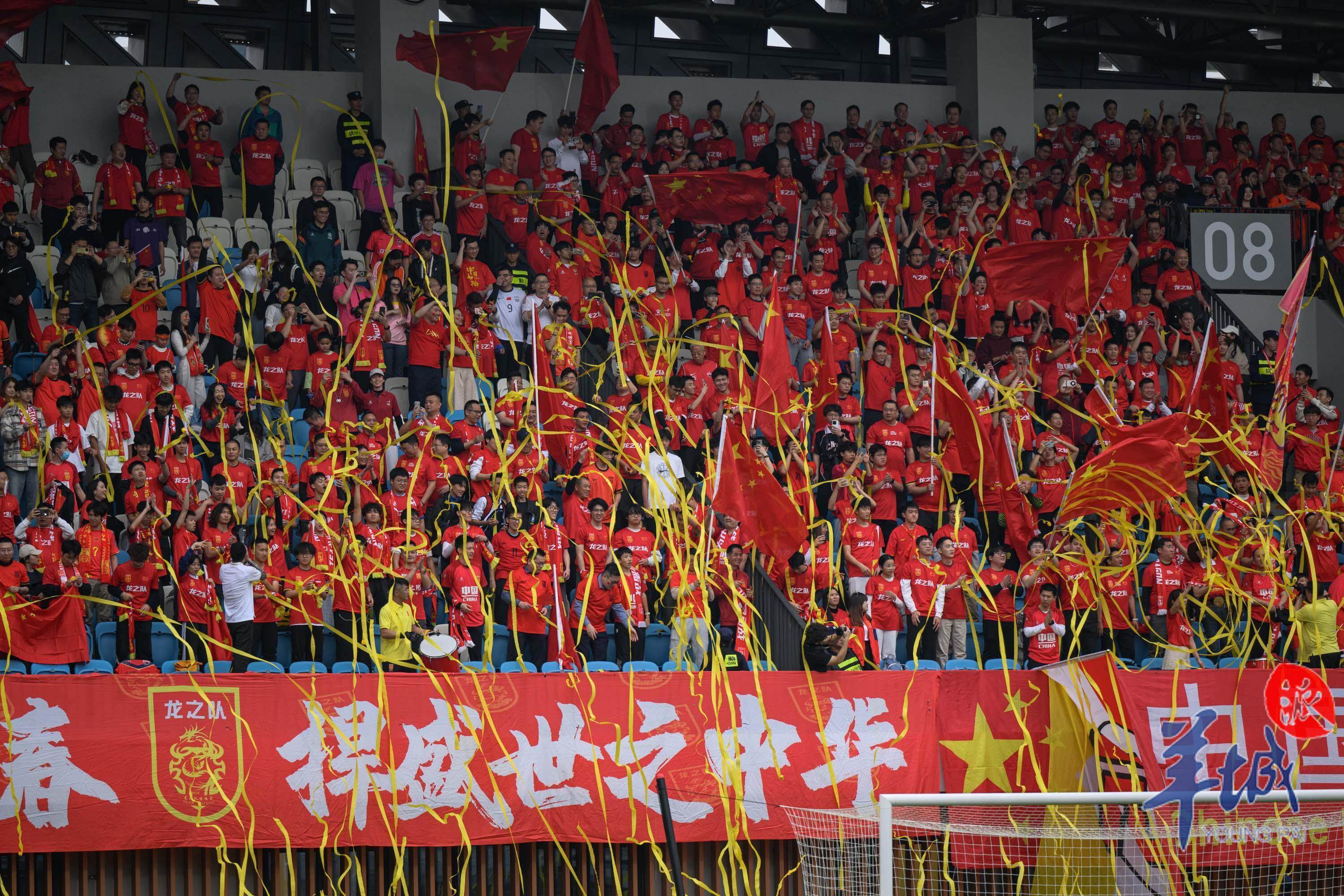 包含亚洲足球盛事迎来激烈对决，球队展现实力的词条