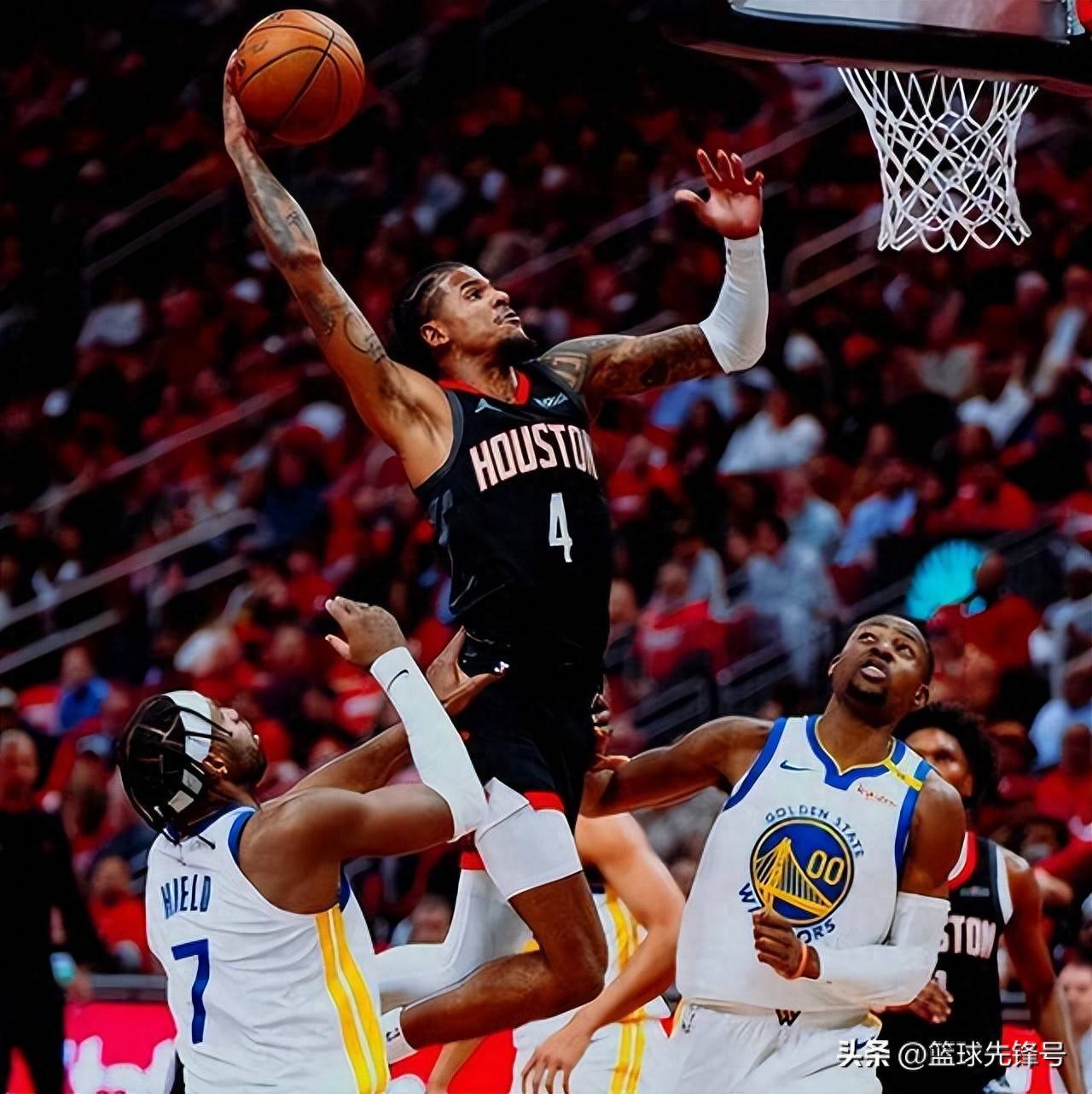 开拓者击败火箭，士气大振