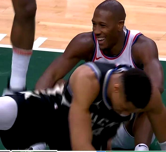 开云体育平台APP-雄鹿客场不敌开拓者,遭遇败局的简单介绍