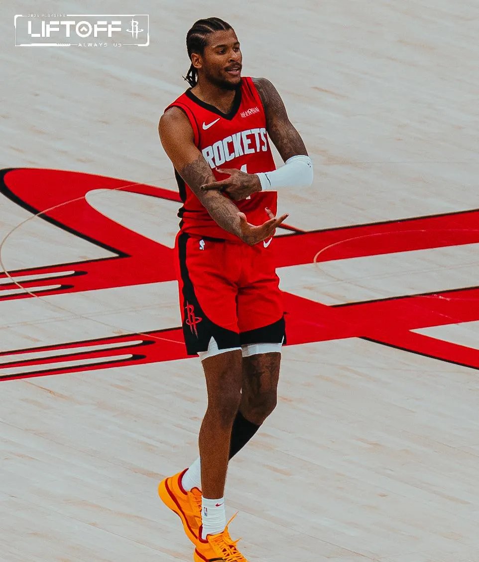 火箭横扫湖人,米切尔关键制胜 火箭横扫湖人,米切尔关键制胜