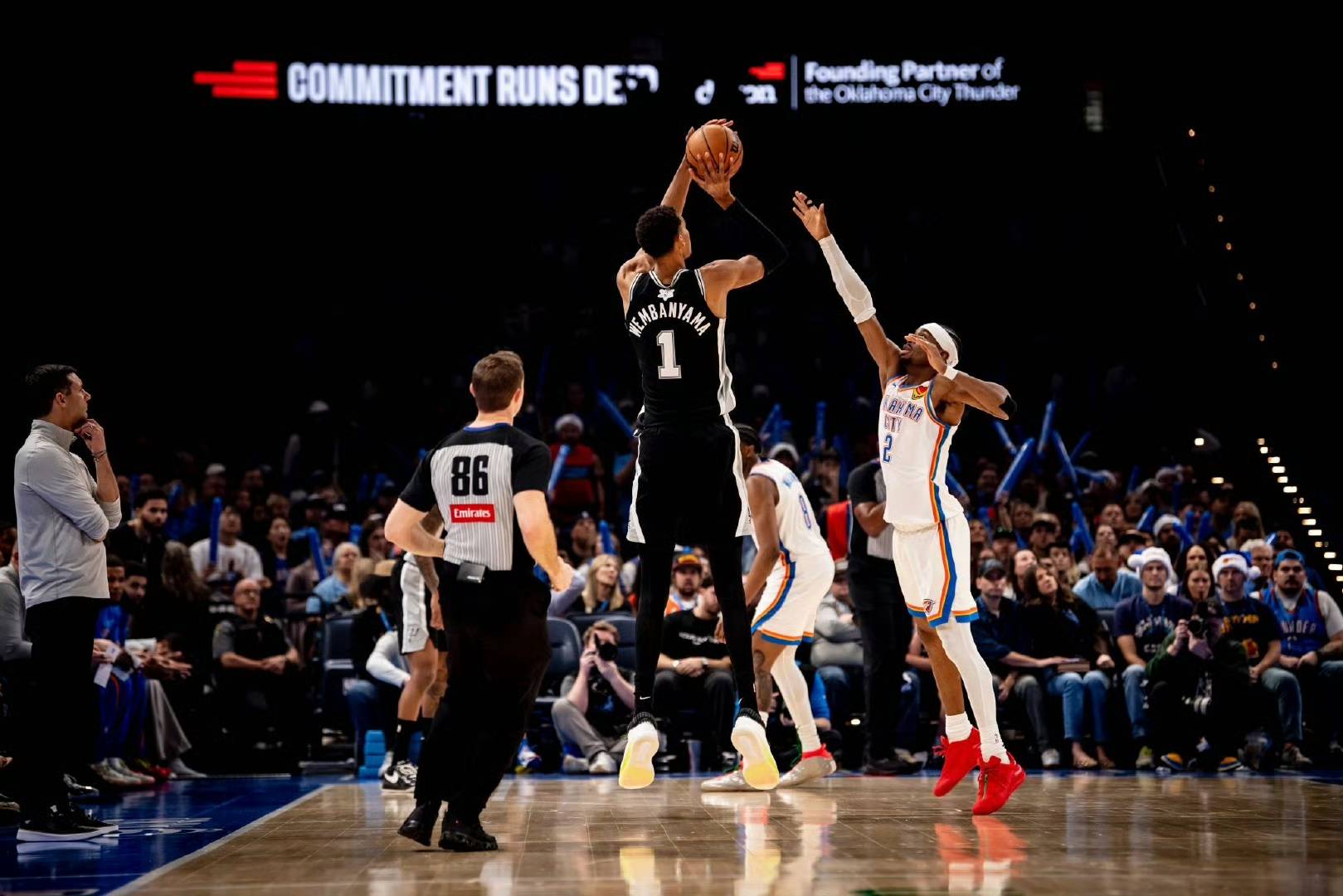 马刺鏖战独行侠，福克斯高光表现