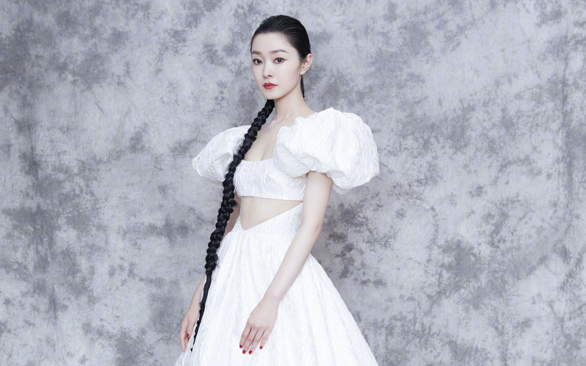 当篮球遇上世界杯，洛杉矶暴雨中，湖人用硬仗致敬足球的狂想