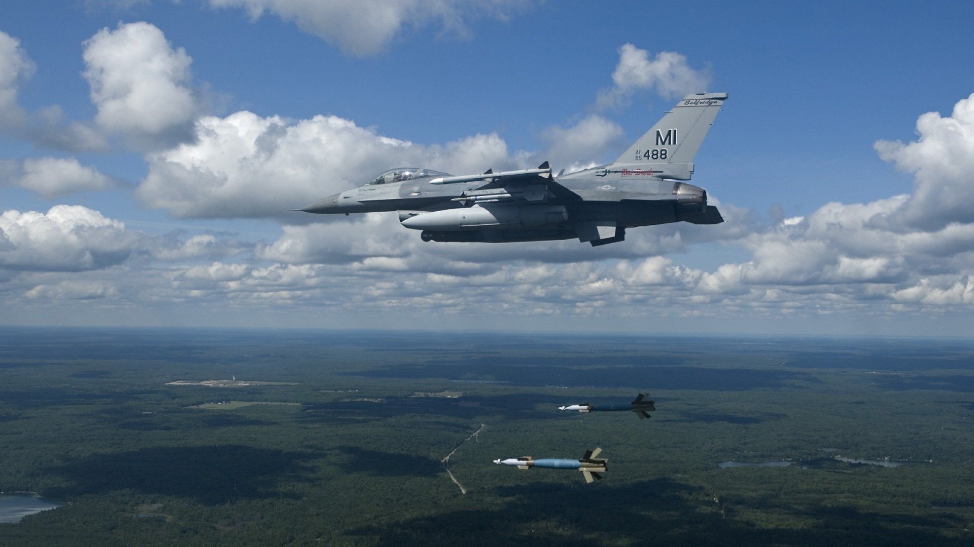 篮球之夜与足球之光，本泽马里程碑映照NBA总决赛