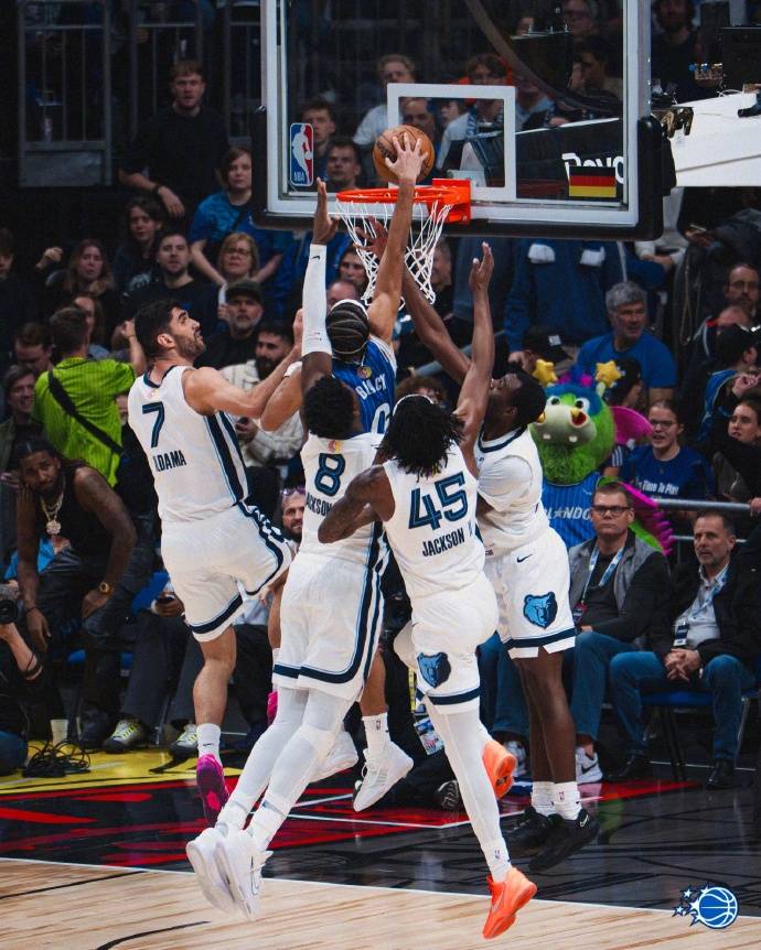 开云体育下载-NBA总决赛之夜，班凯罗彻底打爆防线