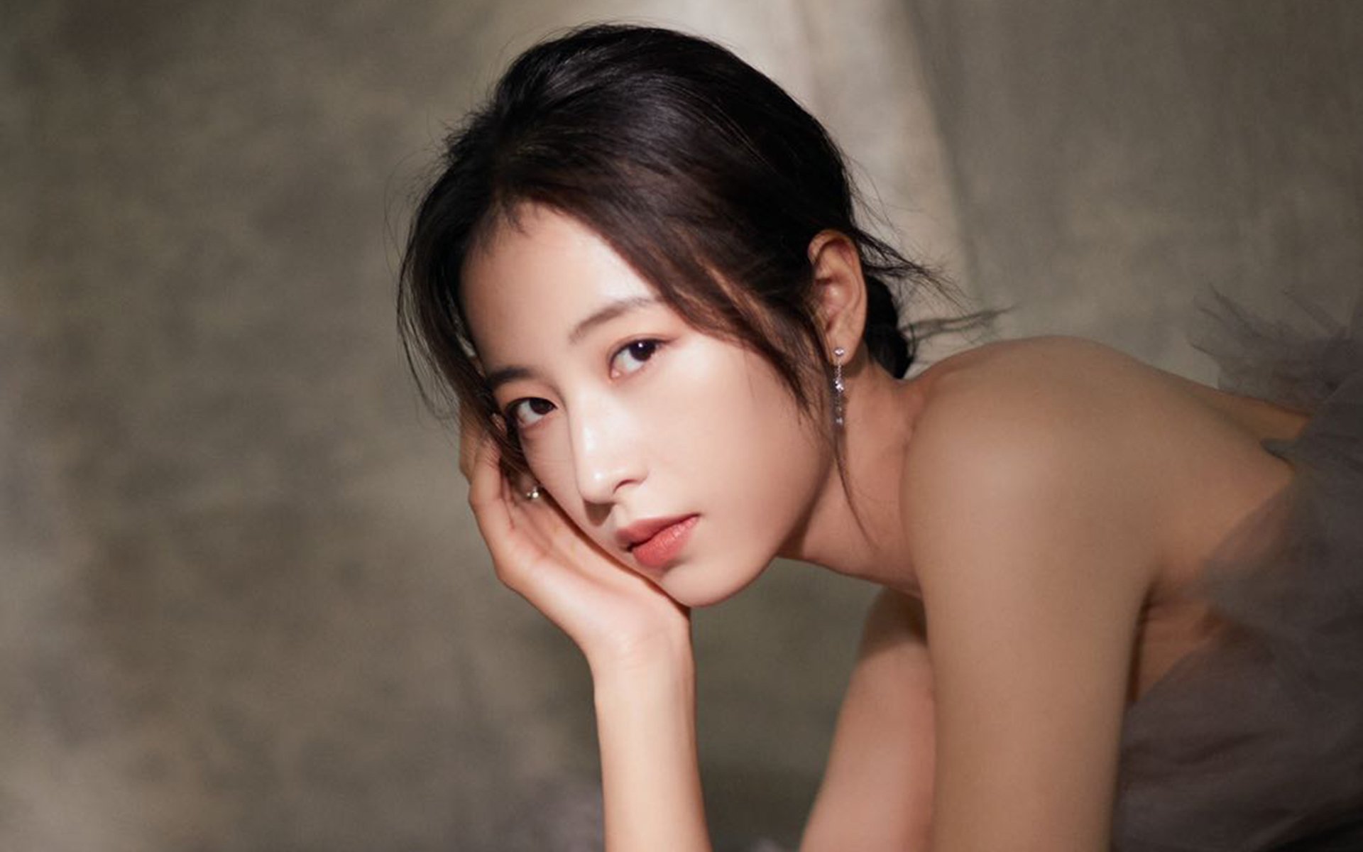 加维一锤定音！塞维利亚友谊赛险胜乌拉圭，青春风暴席卷全场